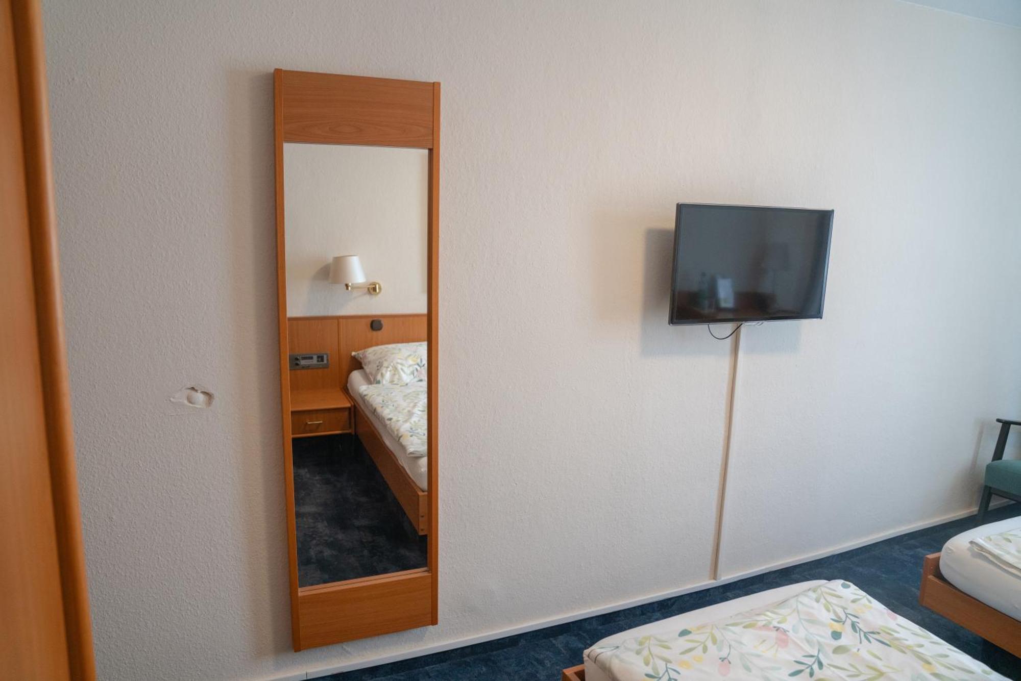 Hotel Zum Grafen Hallermunt ชปริงเกอ ภายนอก รูปภาพ